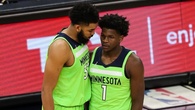 右路持球吸 右路持球吸